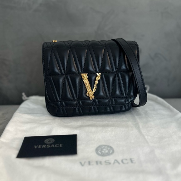 🌟SOLD🌟 NWT Versace Virtus Black Quilted Shoulder Bag - Picture 5 of 11